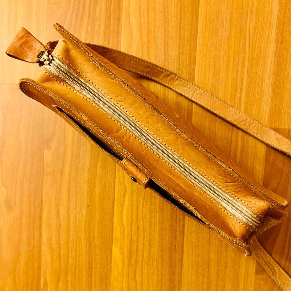 Vintage Tan Leather Rectangular Zip Crossbody Bag - image 3